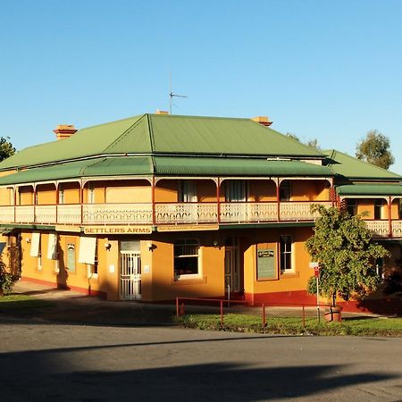 Settlers Arms Hotel Dungog Экстерьер фото